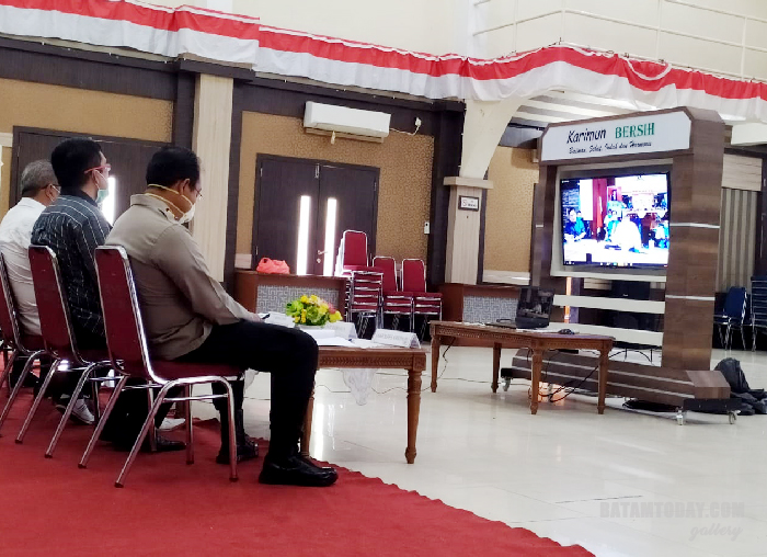 Suasana saat teleconfrence dengan Plt Gubenur Kepri, Isdianto